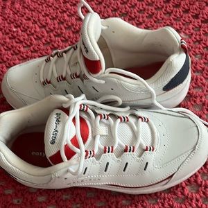 Easy spirit woman Romy wwlking sneaker size 8W.